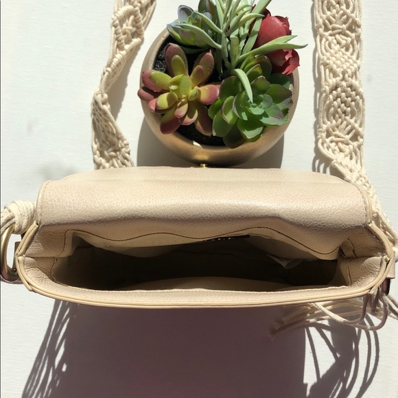 Saddle Bag with Macrame Strap - Ivory - Picture 3 of 5
